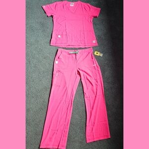 NWT Carhartt Womens Cross-Flex Scrub set size Medium in a Coral/Pink color